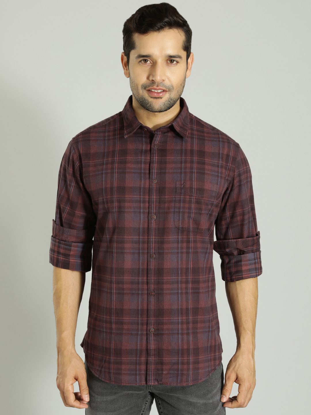 

Indian Terrain Men India Slim Spread Collar Solid Cotton Slim Fit Casual Shirt, Maroon