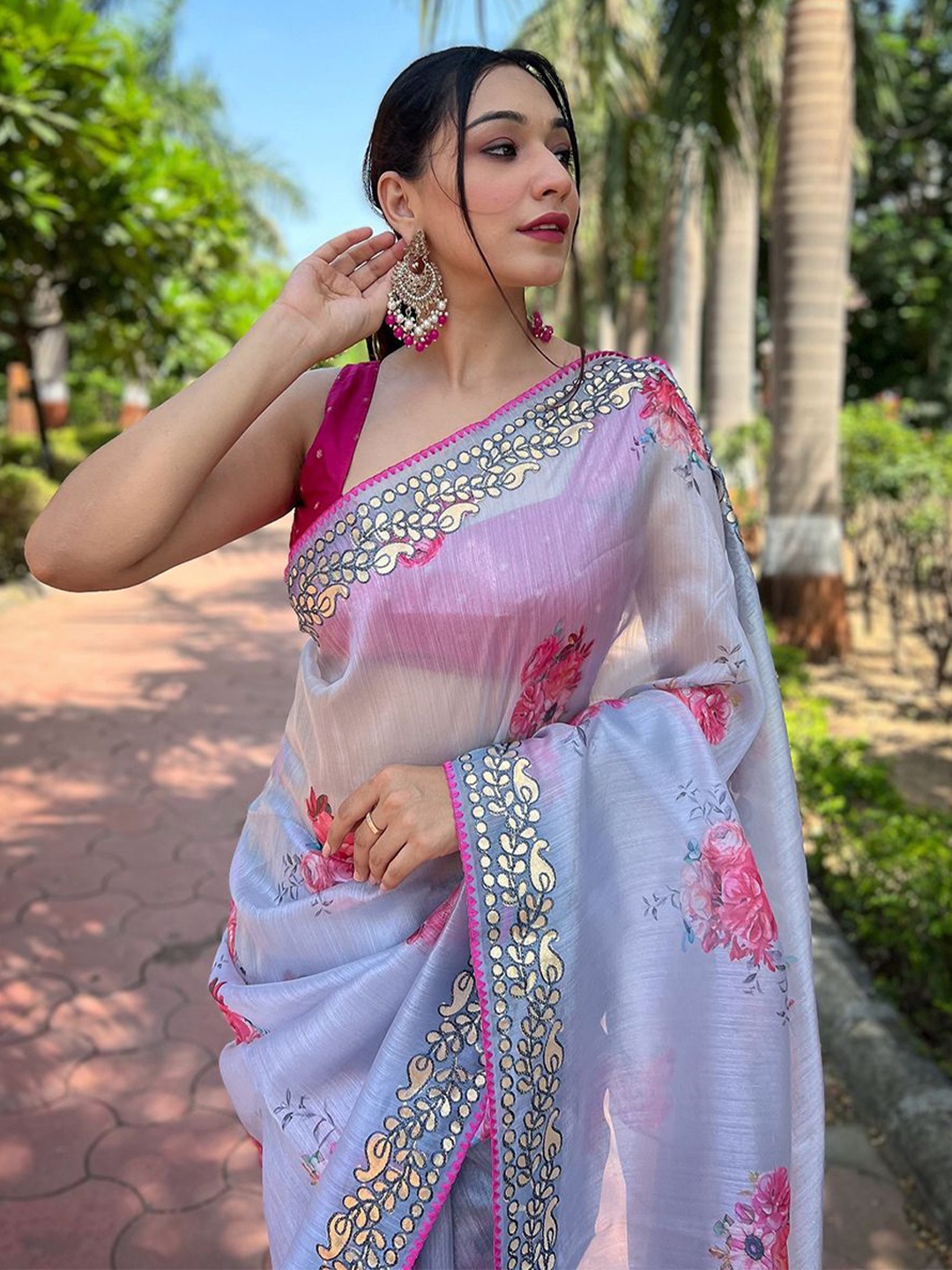 

SAREESBYCHIRAG Floral Embroidered Organza Saree, Grey