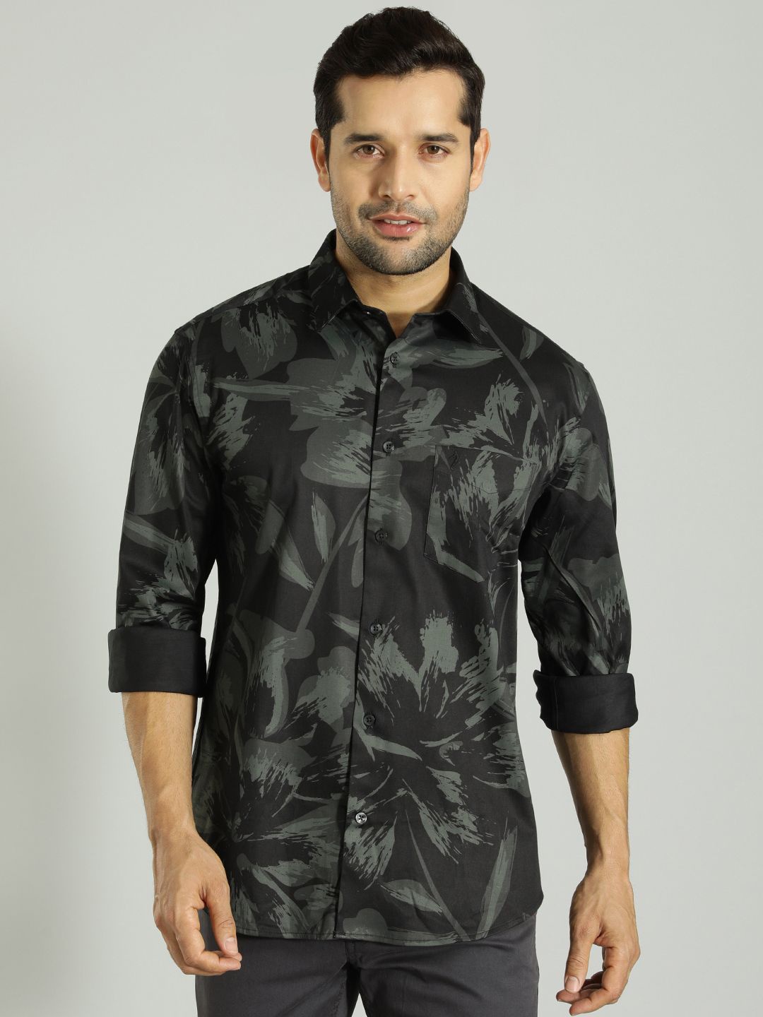 

Indian Terrain Men India Slim Spread Collar Abstract Printed Cotton Slim Fit Casual Shirt, Brown