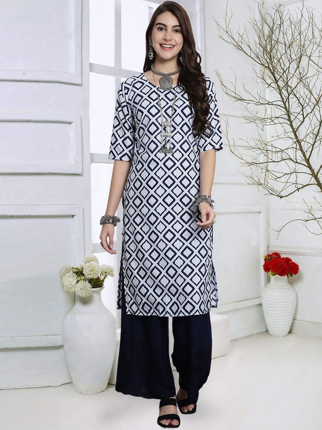 

7Threads Women Geometric Thread Work Floral Crepe Kurta, Multi