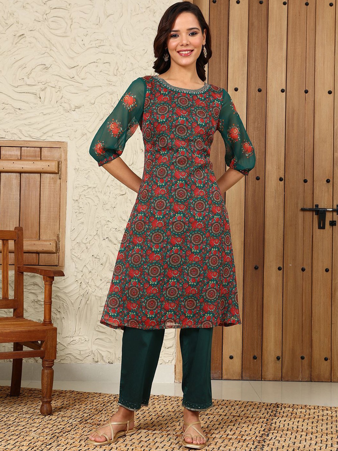 

W Women Floral Printed Flared Sleeves Thread Work Kurta, Green