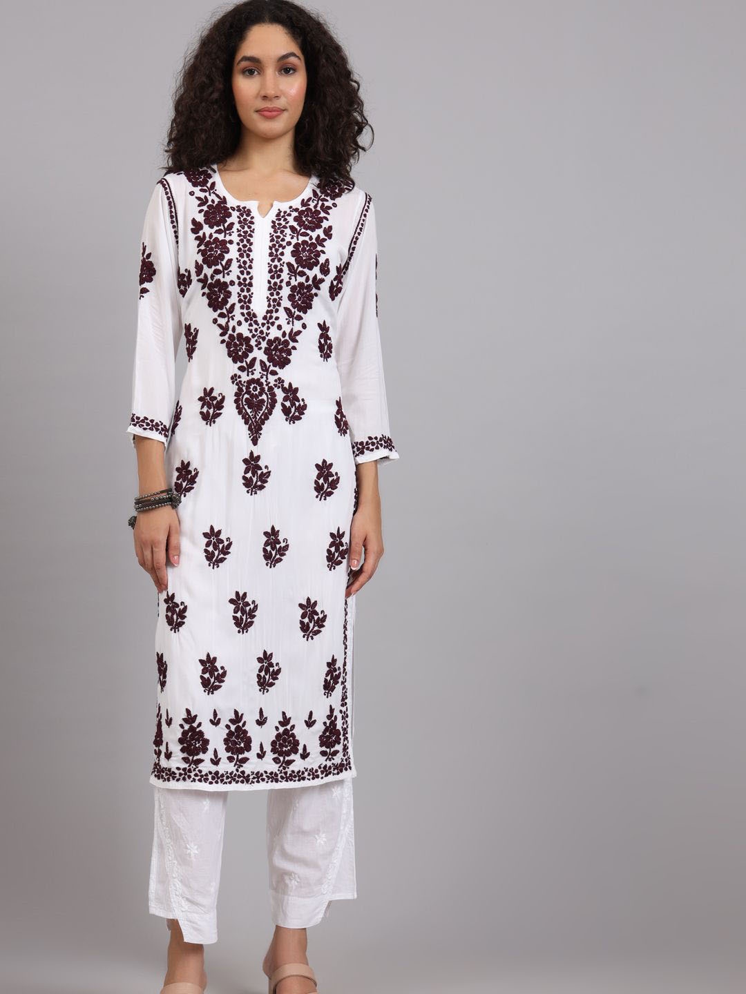 

The Chikan Label Women Ethnic Motifs Embroidered Chikankari Floral Kurta, Burgundy