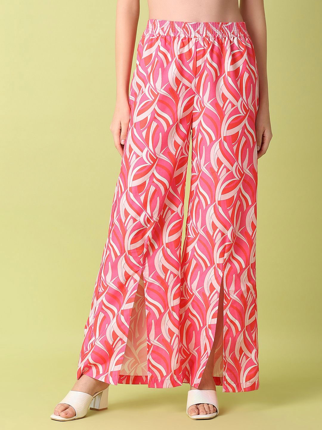 

UNLIMITED Women Printed Flared Palazzos, Pink