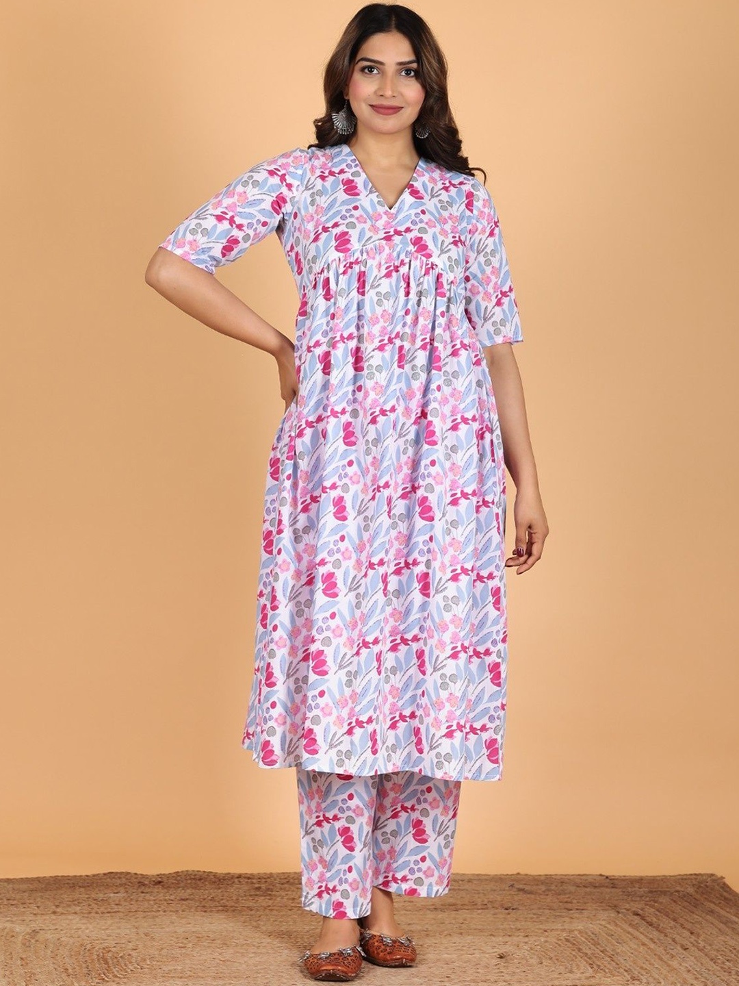

Aramya Women Floral Printed Panelled Pure Cotton Kurta with Trousers, Pink
