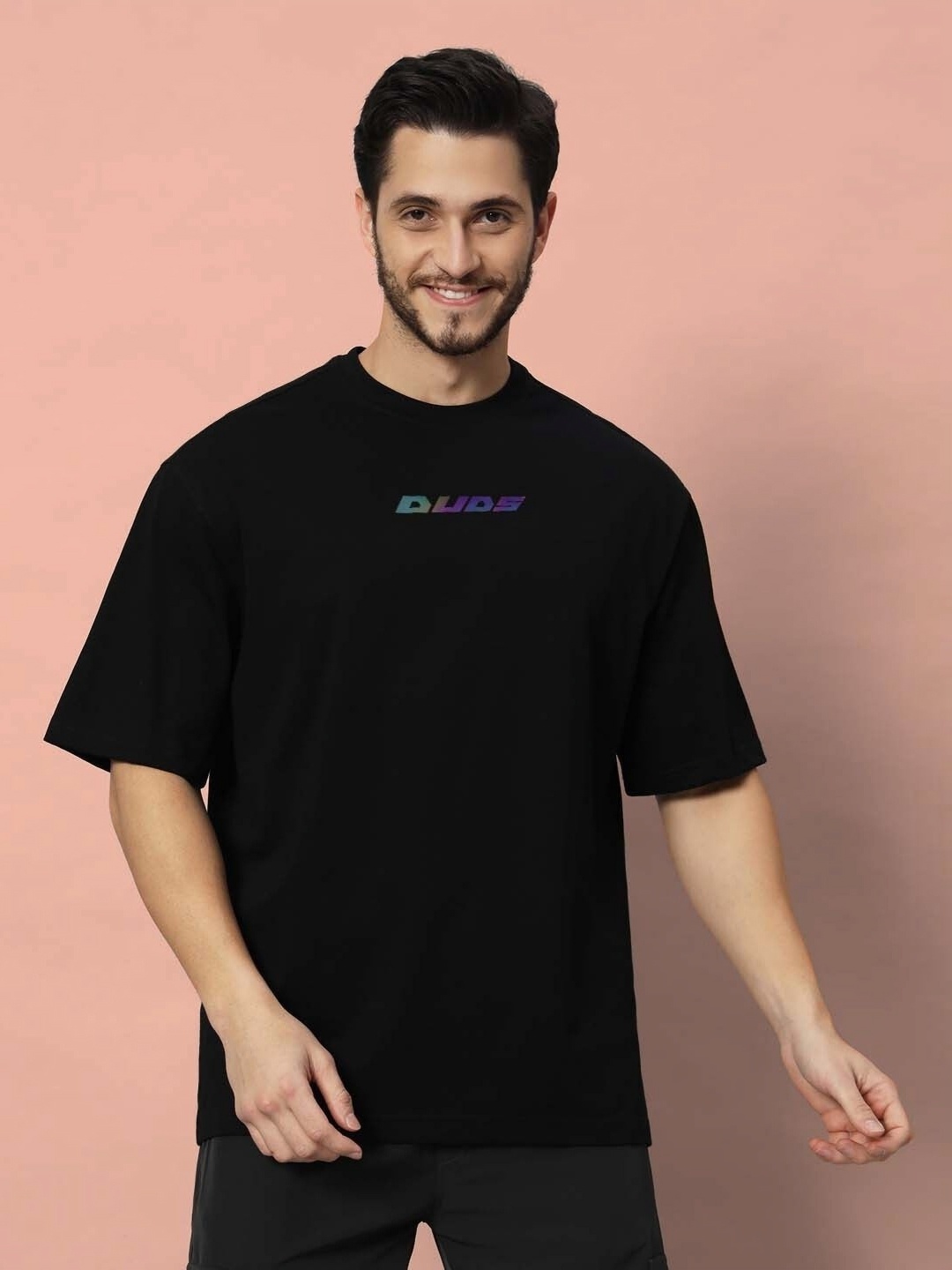 

WEARDUDS Men Printed V-Neck Applique T-shirt, Black