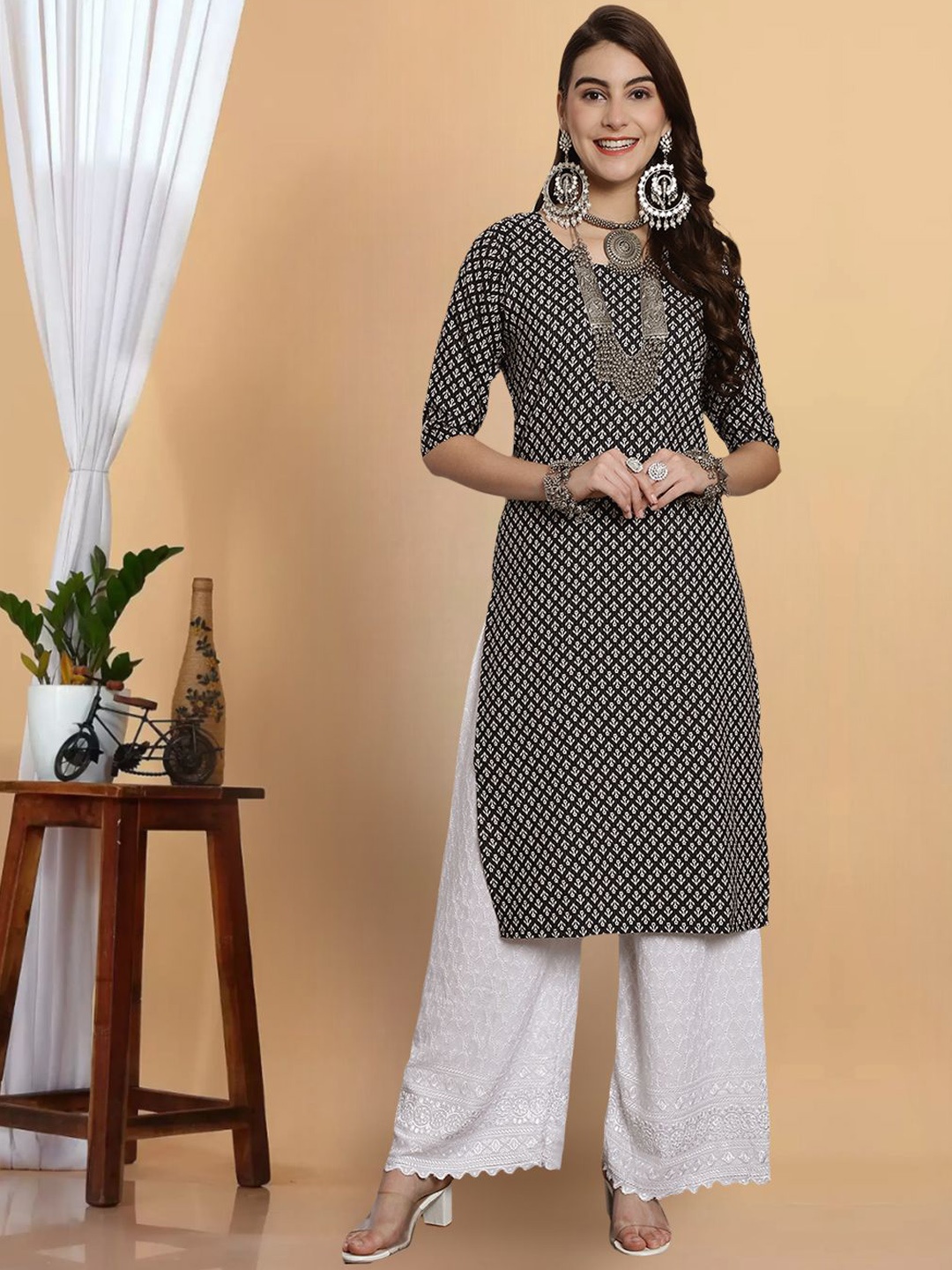 

7Threads Women Ethnic Motifs Printed Thread Work Floral Crepe Anarkali Kurta, Multi