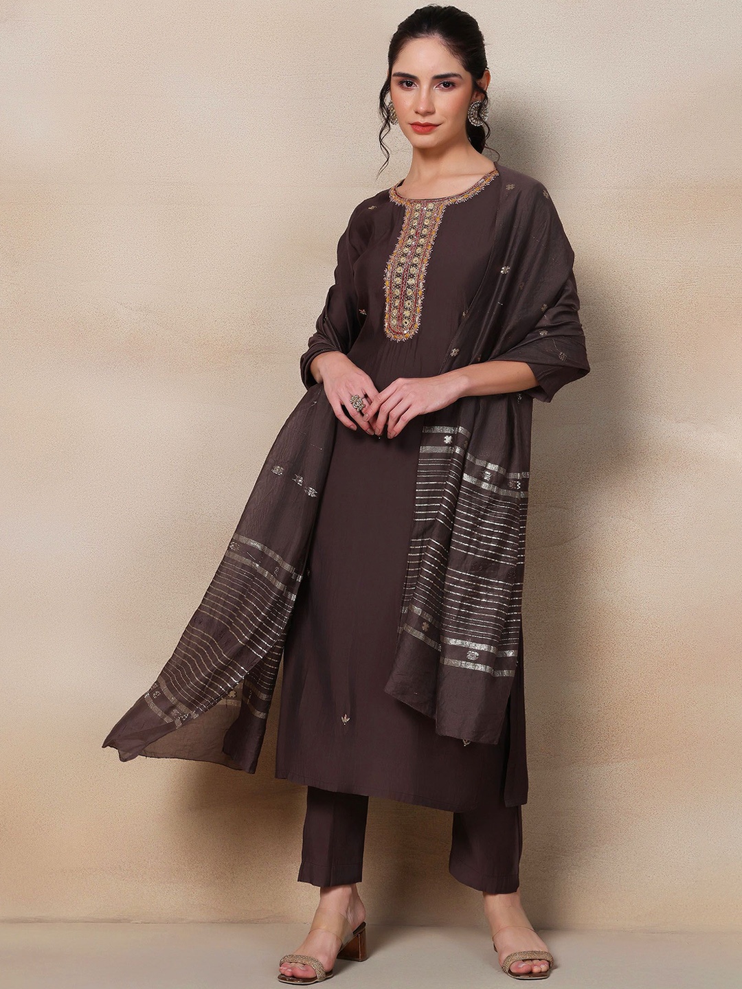 

Rang by Indya Women Floral Embroidered Regular Sequinned Kurta with Trousers & With Dupatta, Grey