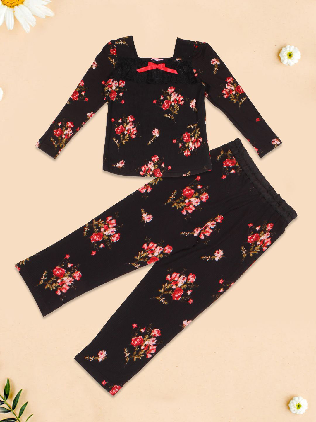 

CUTECUMBER Girls Printed Night suit, Black