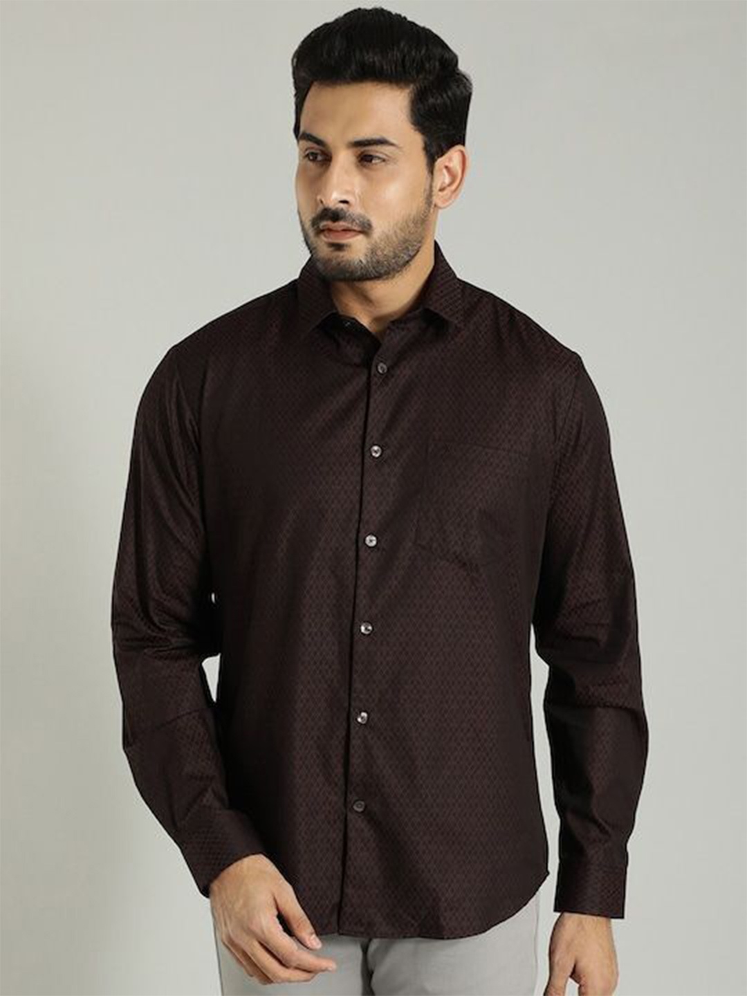 

Indian Terrain Men India Slim Spread Collar Solid Cotton Slim Fit Casual Shirt, Brown