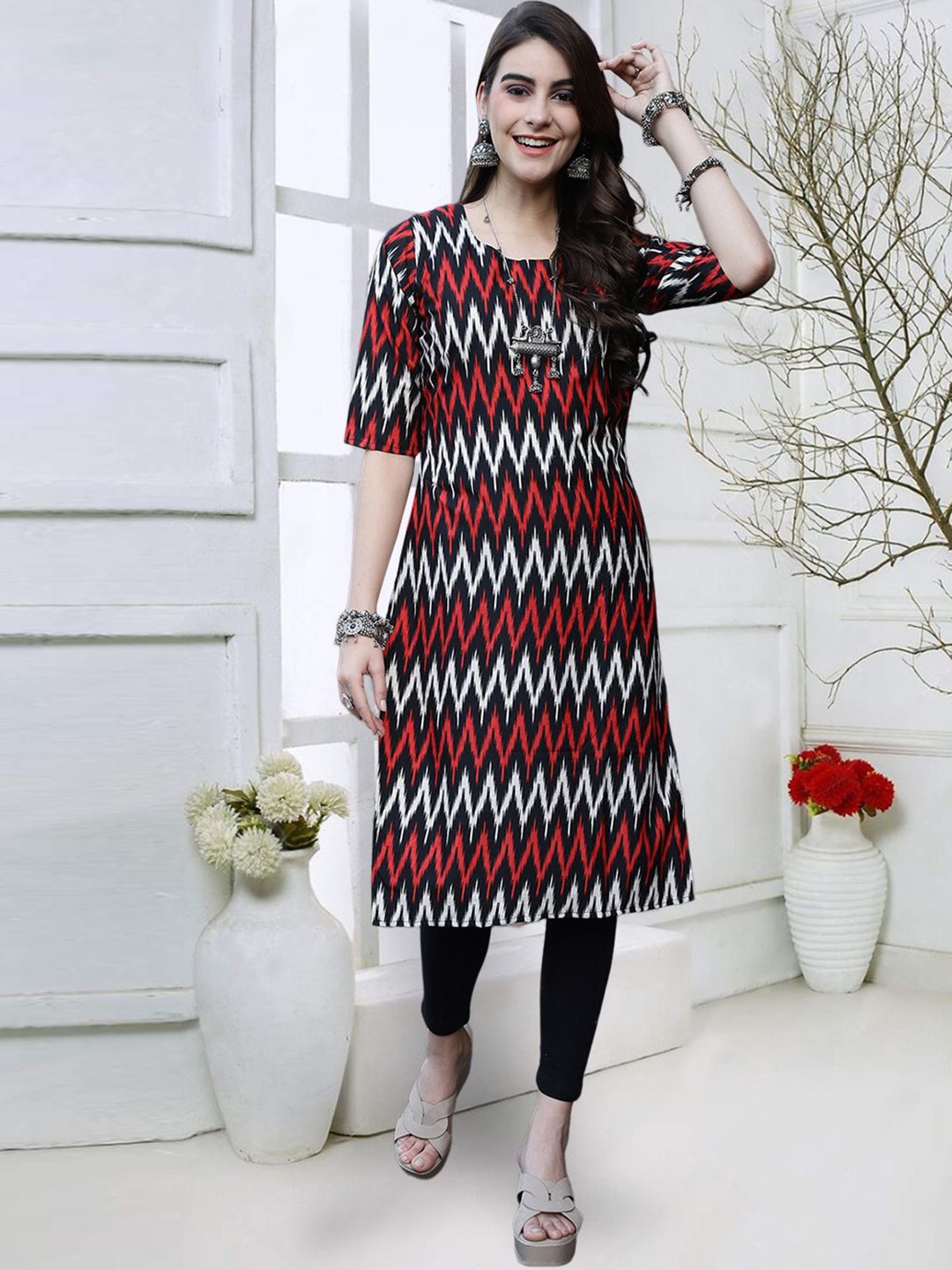

7Threads Women Geometric Keyhole Neck Sequinned Floral Crepe Kurta, Multi