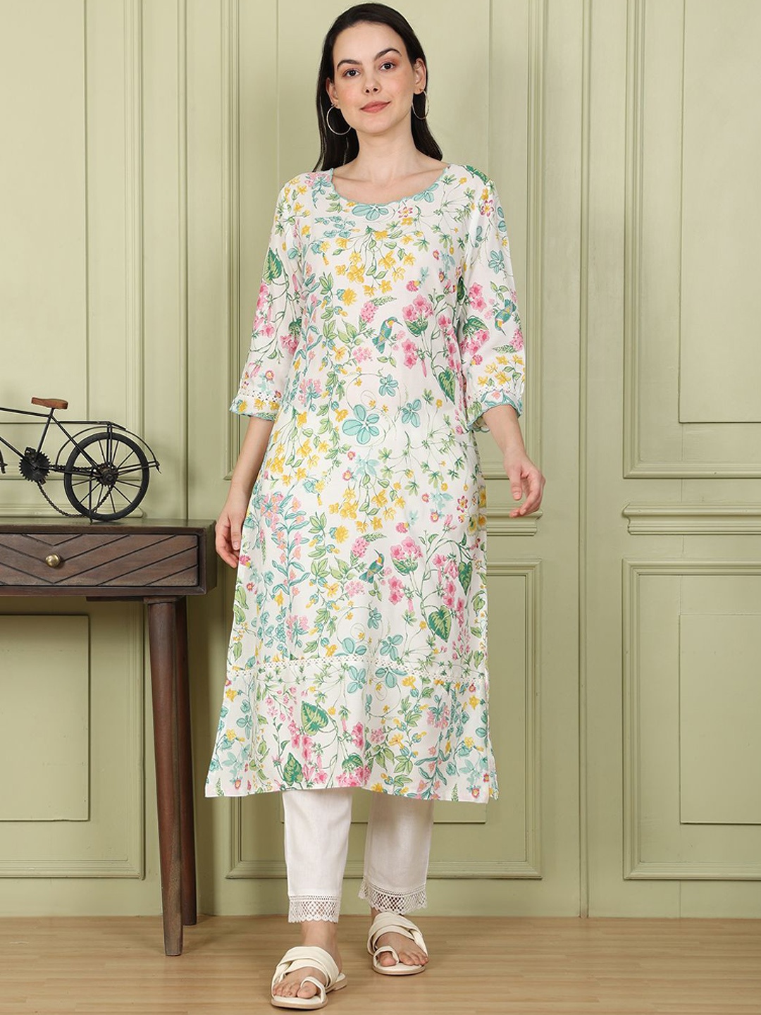 

W Women Floral Printed Thread Work Kurta, Grey