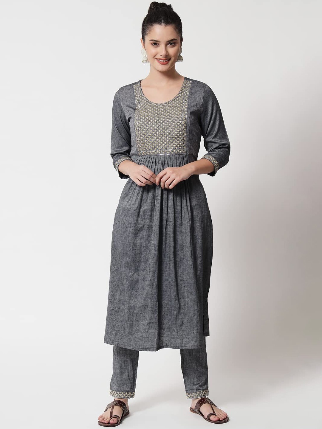 

G4Girl Women Floral Yoke Design Regular Thread Work Kurta with Trousers, Grey