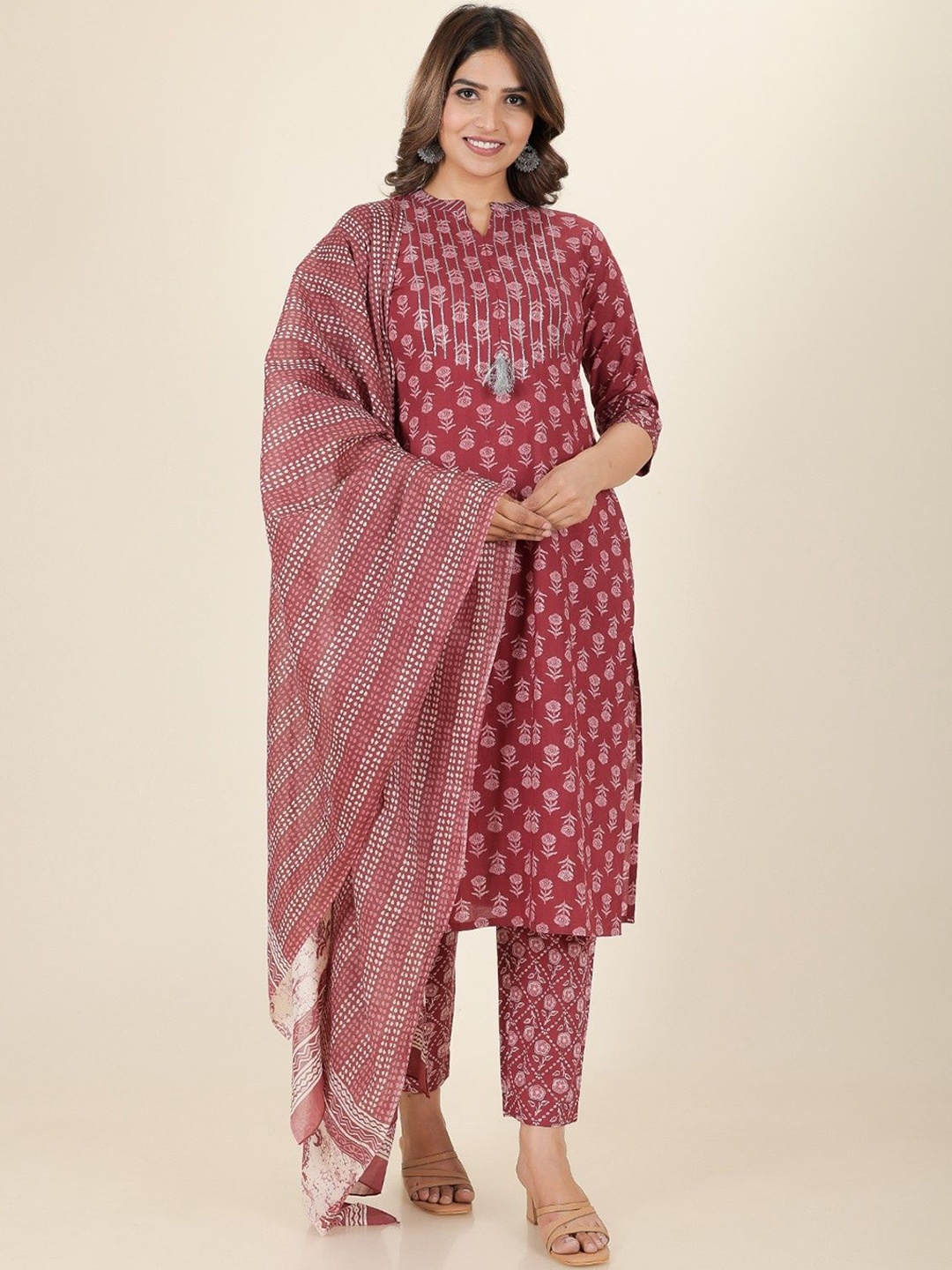 

Aramya Women Ethnic Motifs Printed Regular Sequinned Pure Cotton Kurta with Trousers, Pink