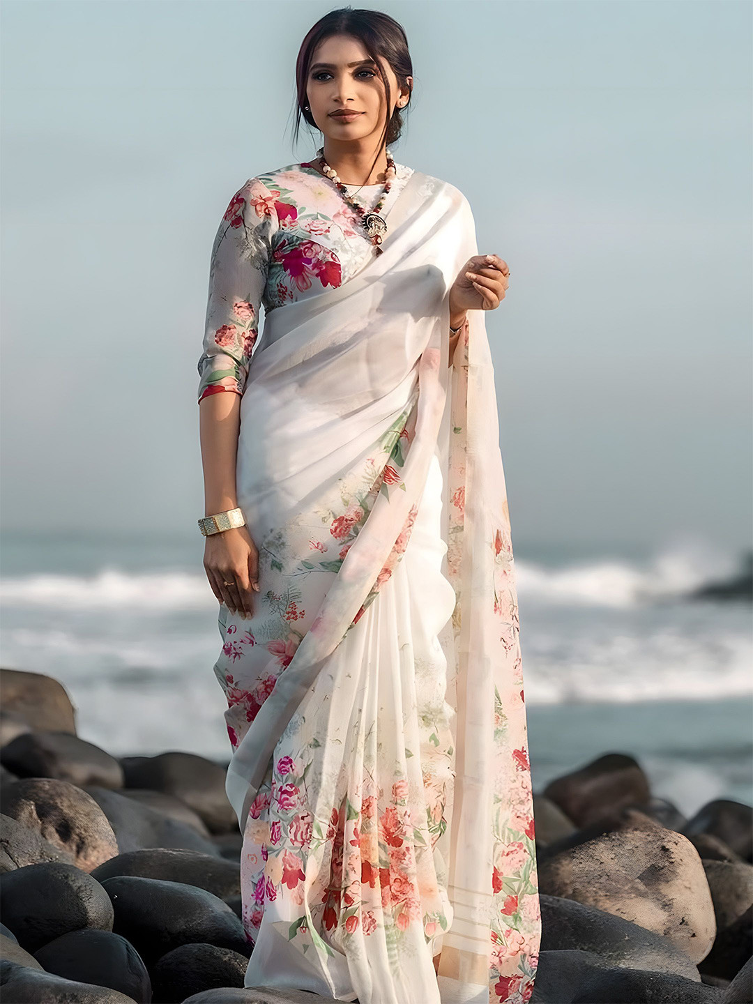 

Anouk Floral Linen Blend Saree, Off white