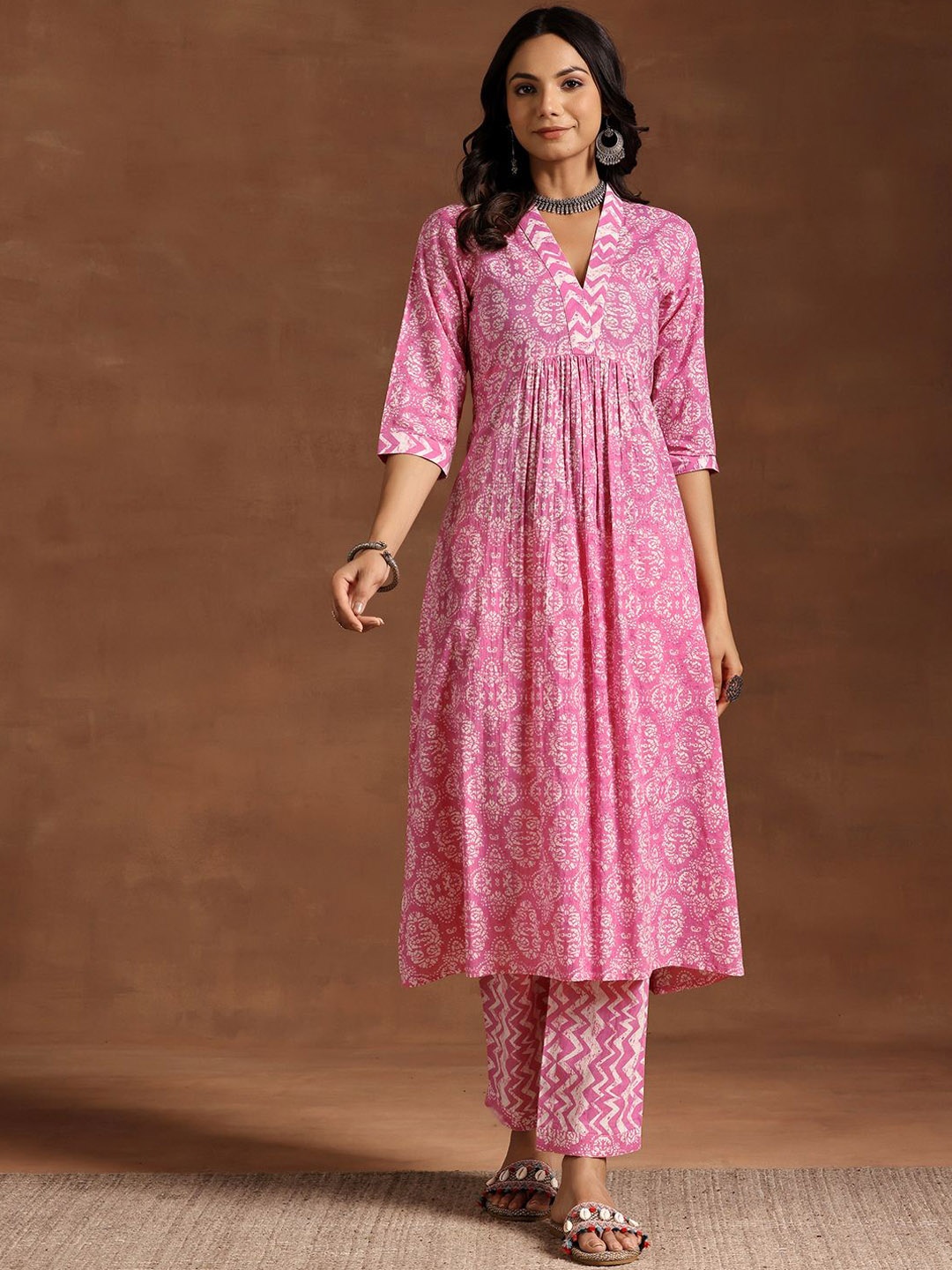

Libas Women Ethnic Motifs Printed Pleated Pure Cotton Kurta with Trousers, Pink