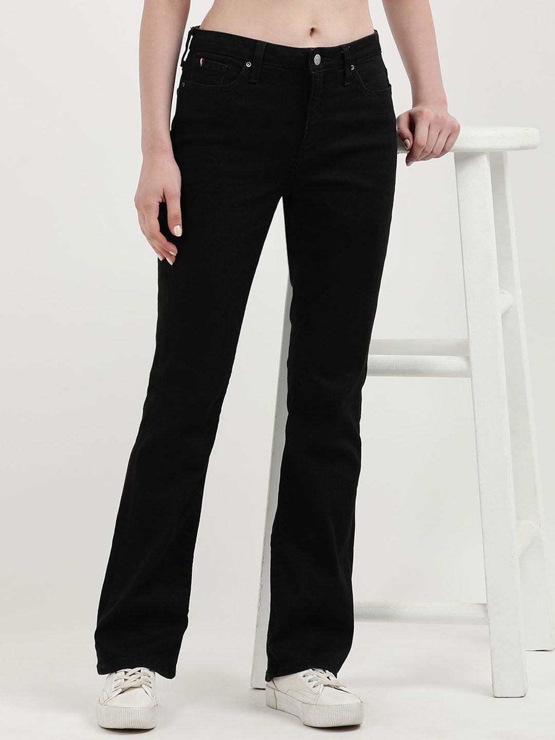

Tommy Hilfiger Women Bootcut Mid-Rise Stretchable Jeans, Black