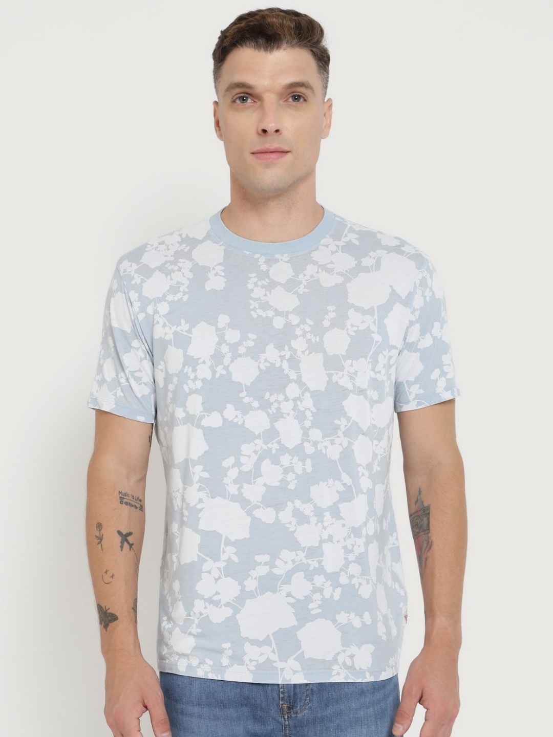 

GUESS Men Printed Raw Edge T-shirt, Blue
