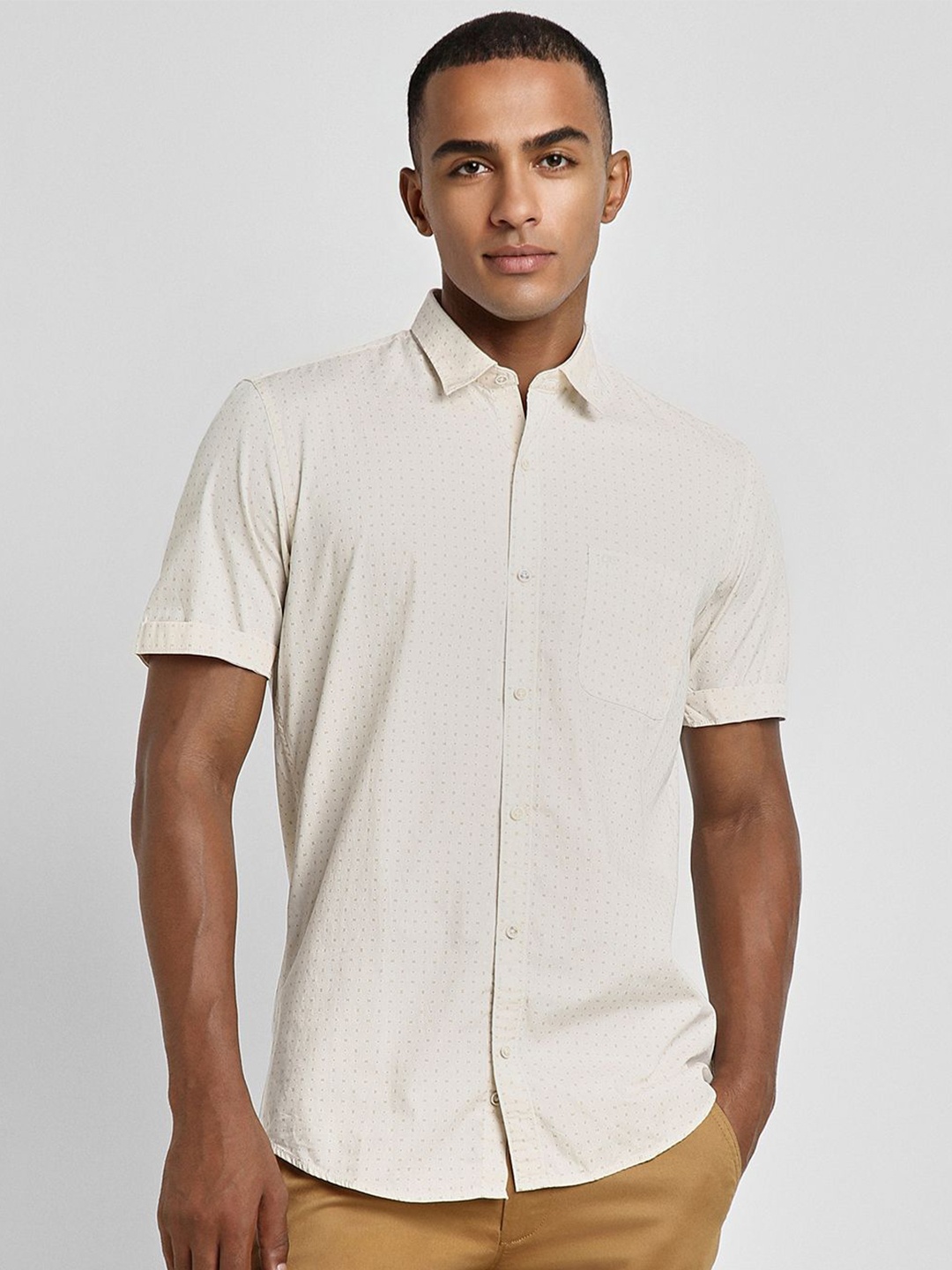 

Peter England Casuals Men Slim Fit Opaque Printed Casual Shirt, Cream