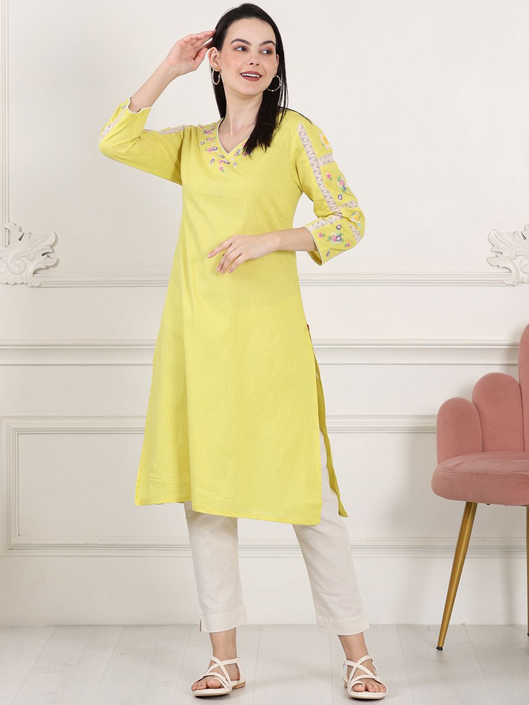 

W Women Floral Embroidered Flared Sleeves Thread Work Kurta, Multi