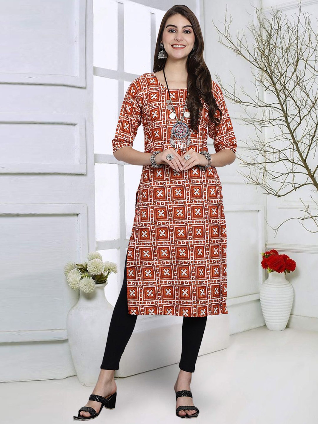 

7Threads Women Geometric Printed Keyhole Neck Sequinned Floral Crepe Kurta, Multi