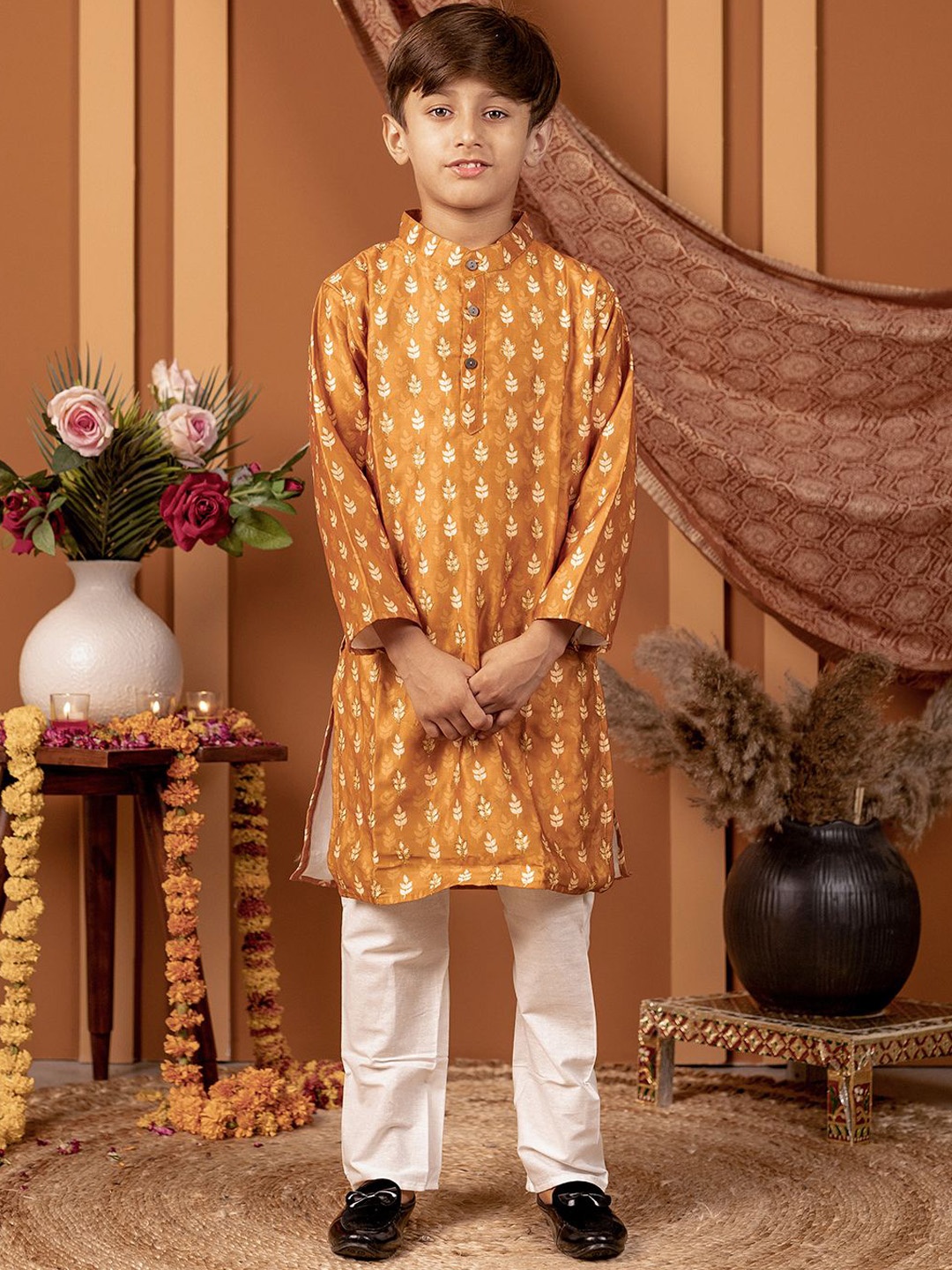 

Biglilpeople Boys Floral Printed Regular Kurta with Pyjamas, Yellow