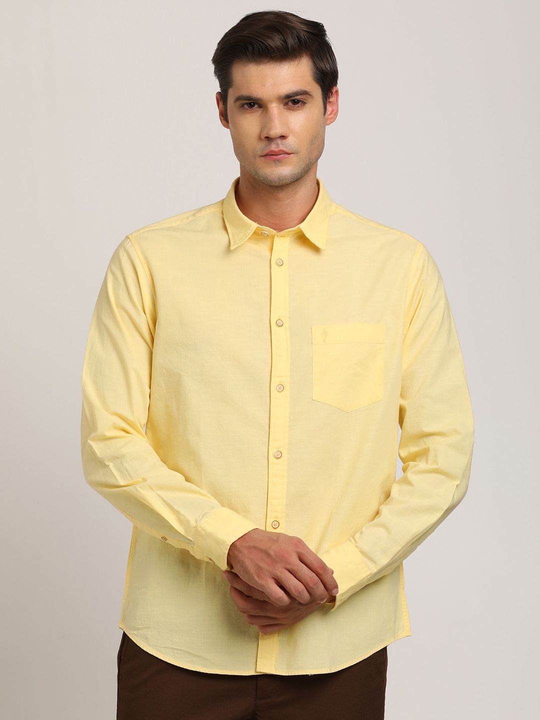

Indian Terrain Men Classic Spread Collar Solid Cotton Casual Shirt, Yellow