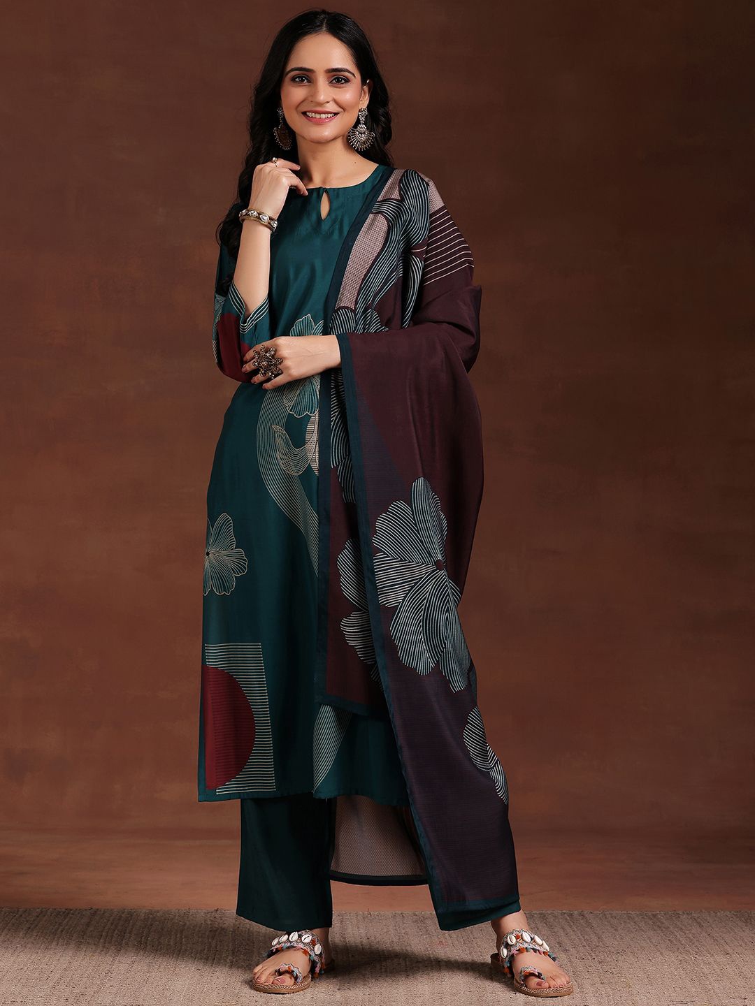 

Libas Women Floral Printed Regular Kurta with Trousers & With Dupatta, Teal