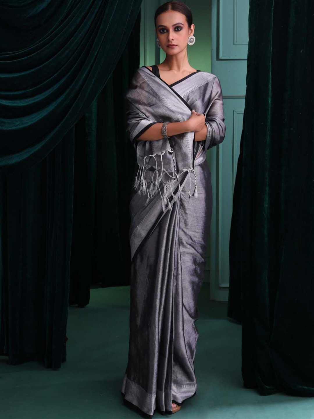 

Indethnic Zari Jamdani Saree, Silver