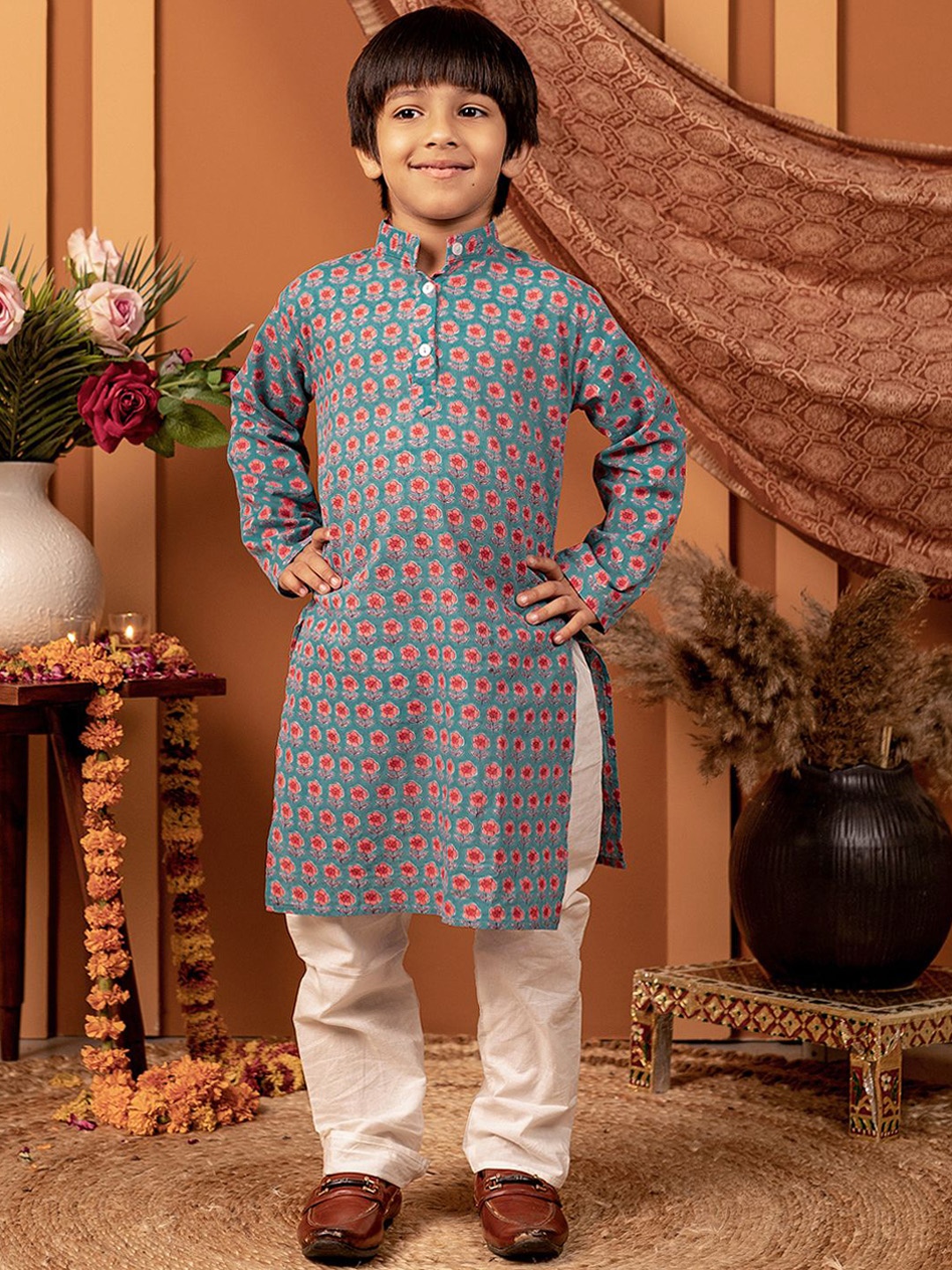 

Biglilpeople Boys Floral Printed Regular Pure Cotton Kurta with Pyjamas, Mauve