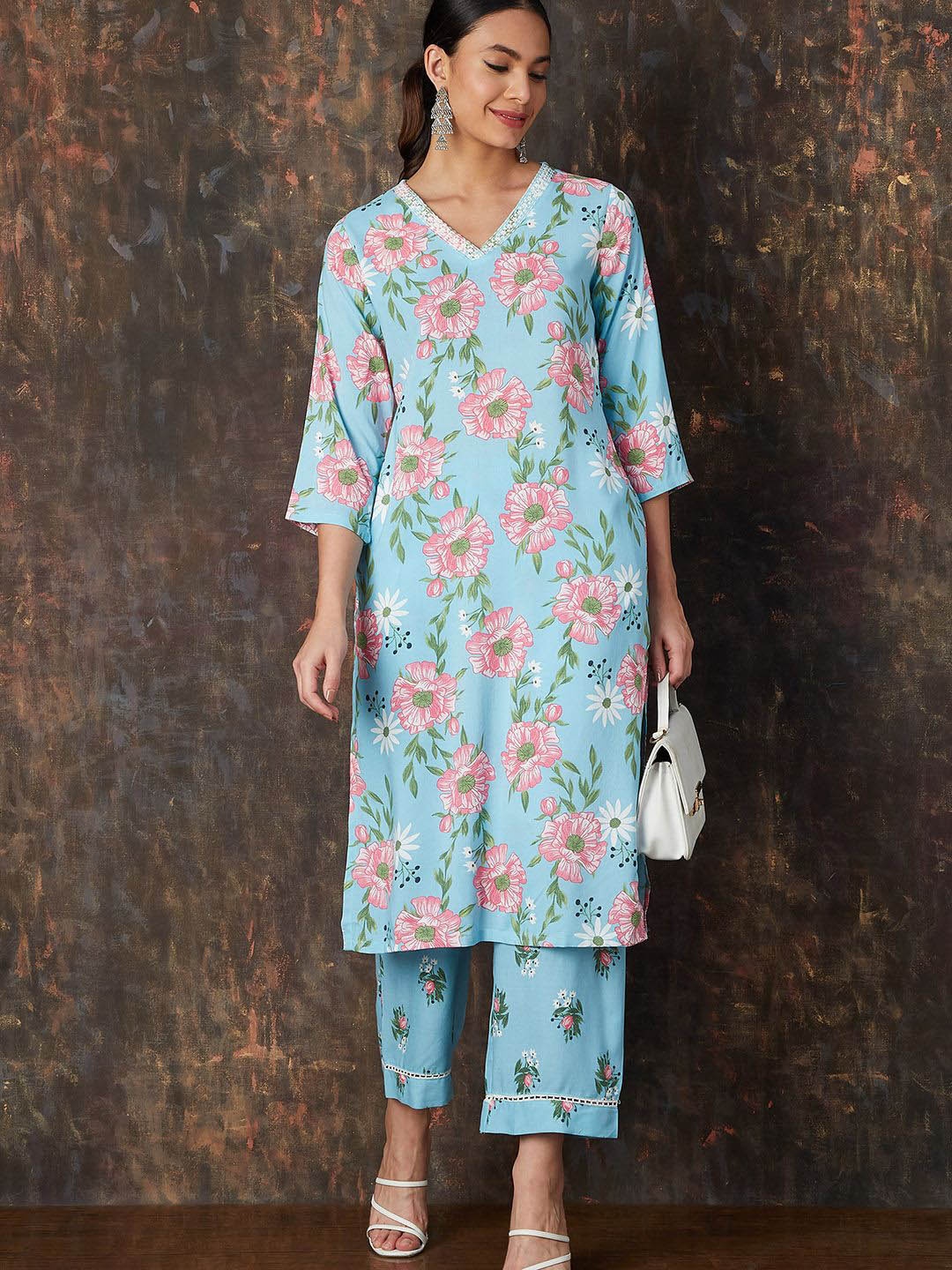 

Melange by Lifestyle Women Floral Embroidered Regular Kurta with Pyjamas, Blue