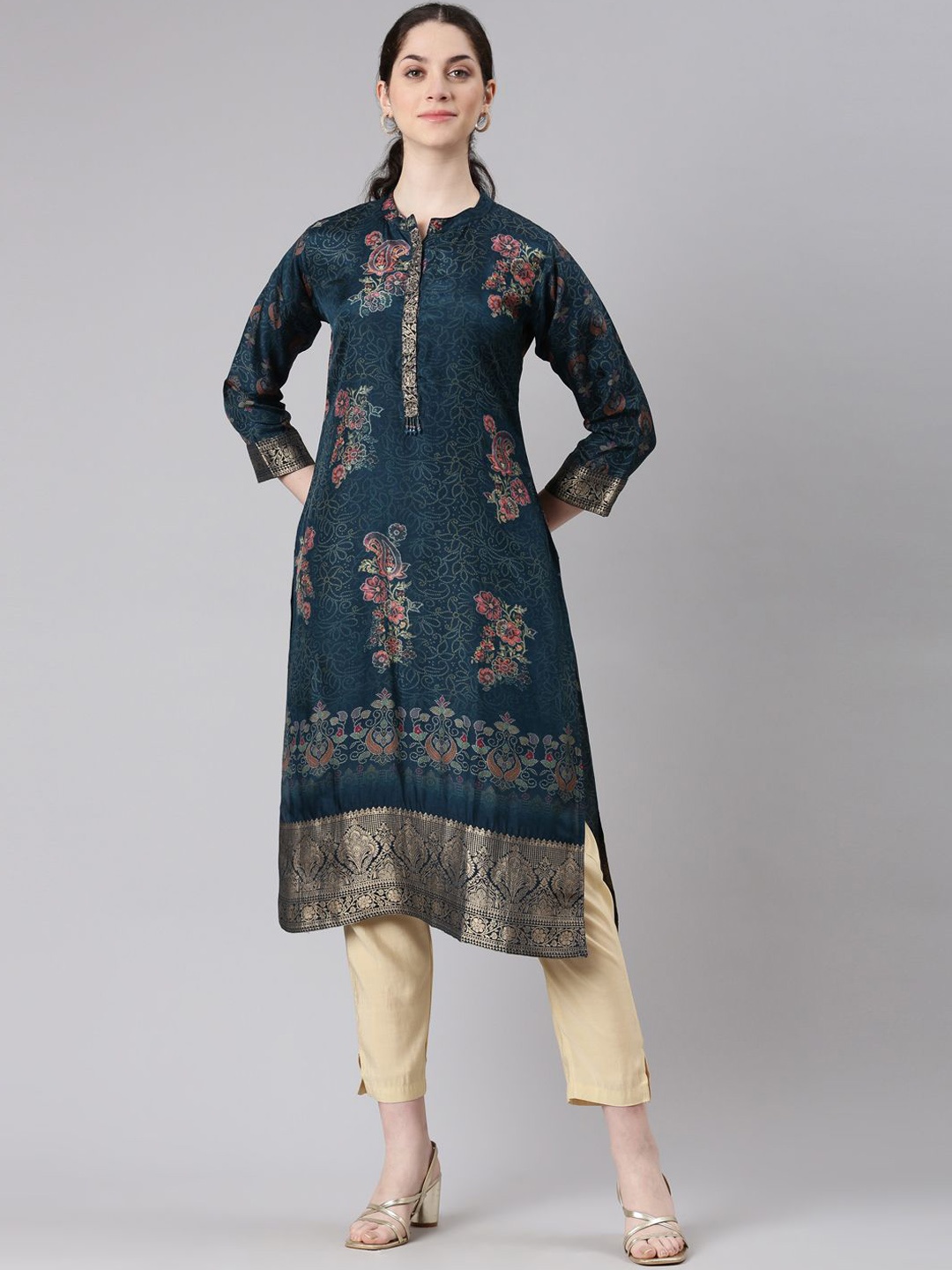 

Neerus Women Dyed Anarkali Kurta, Blue