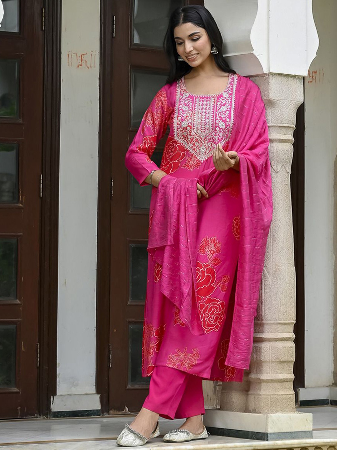

Anni Designer Women Floral Printed Regular Kurta with Trousers & With Dupatta, Pink