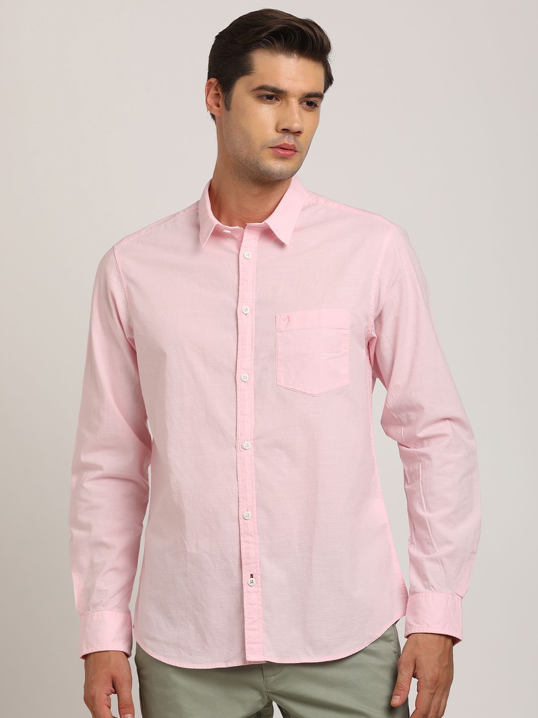 

Indian Terrain Men Classic Spread Collar Solid Cotton Casual Shirt, Pink