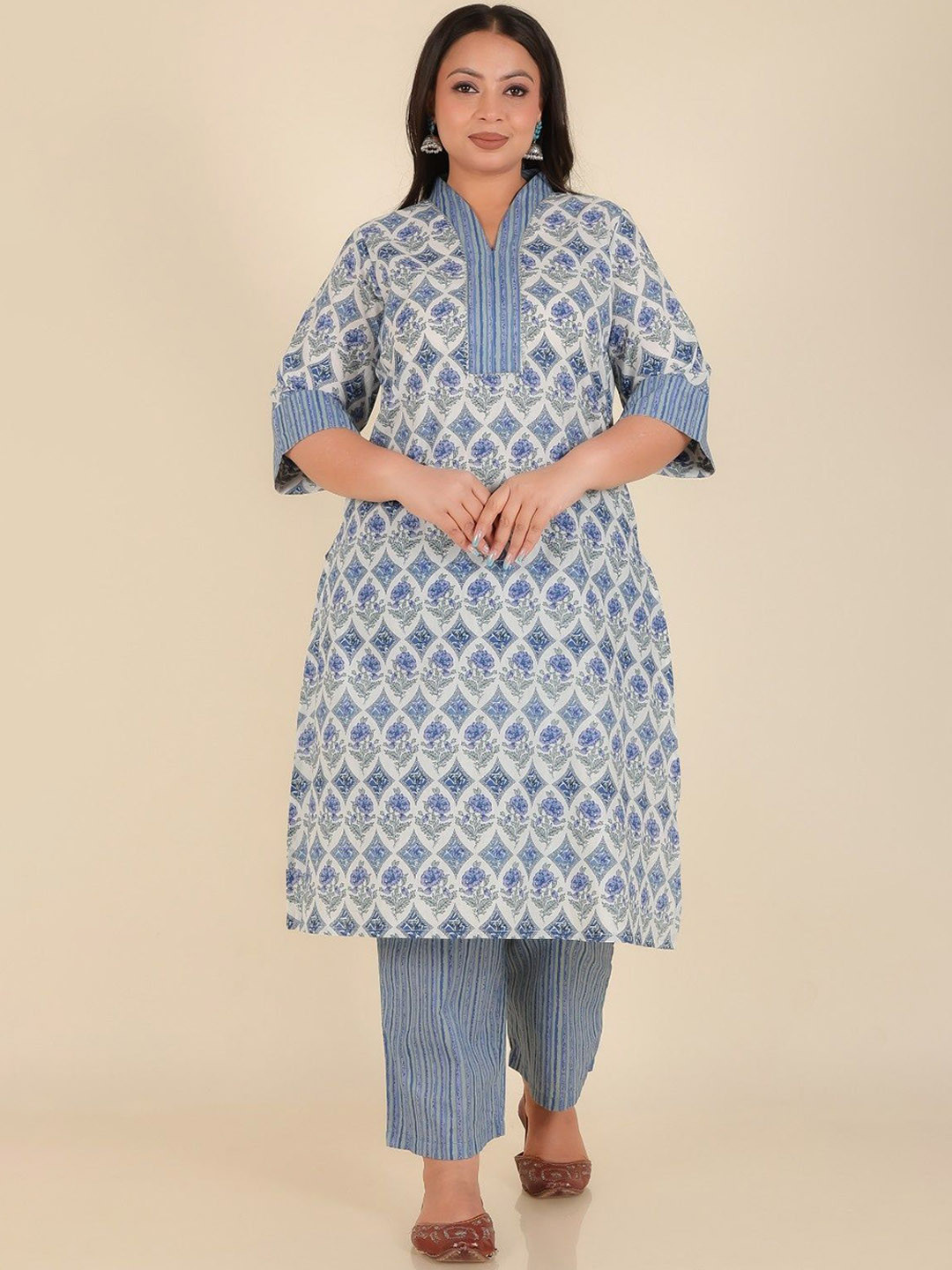 

Aramya Women Floral Printed Regular Patchwork Pure Cotton Kurta with Trousers, Blue