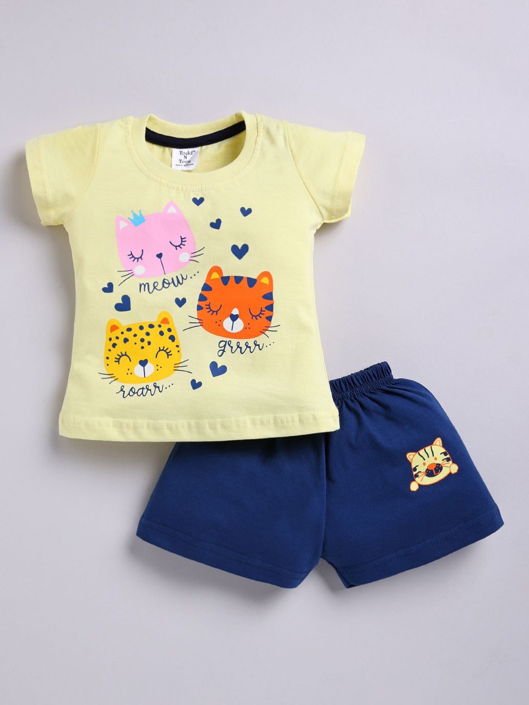 

Todd N Teen Girls graphic Printed Night suit, Yellow