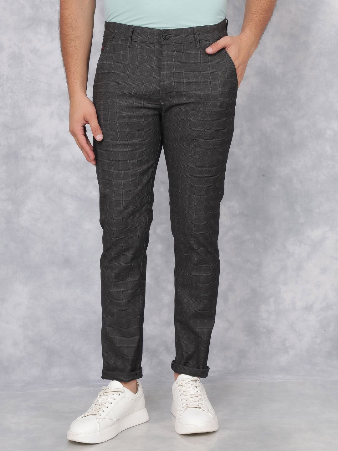 

Crimsoune Club Men Checked Smart Slim Fit Trousers, Grey