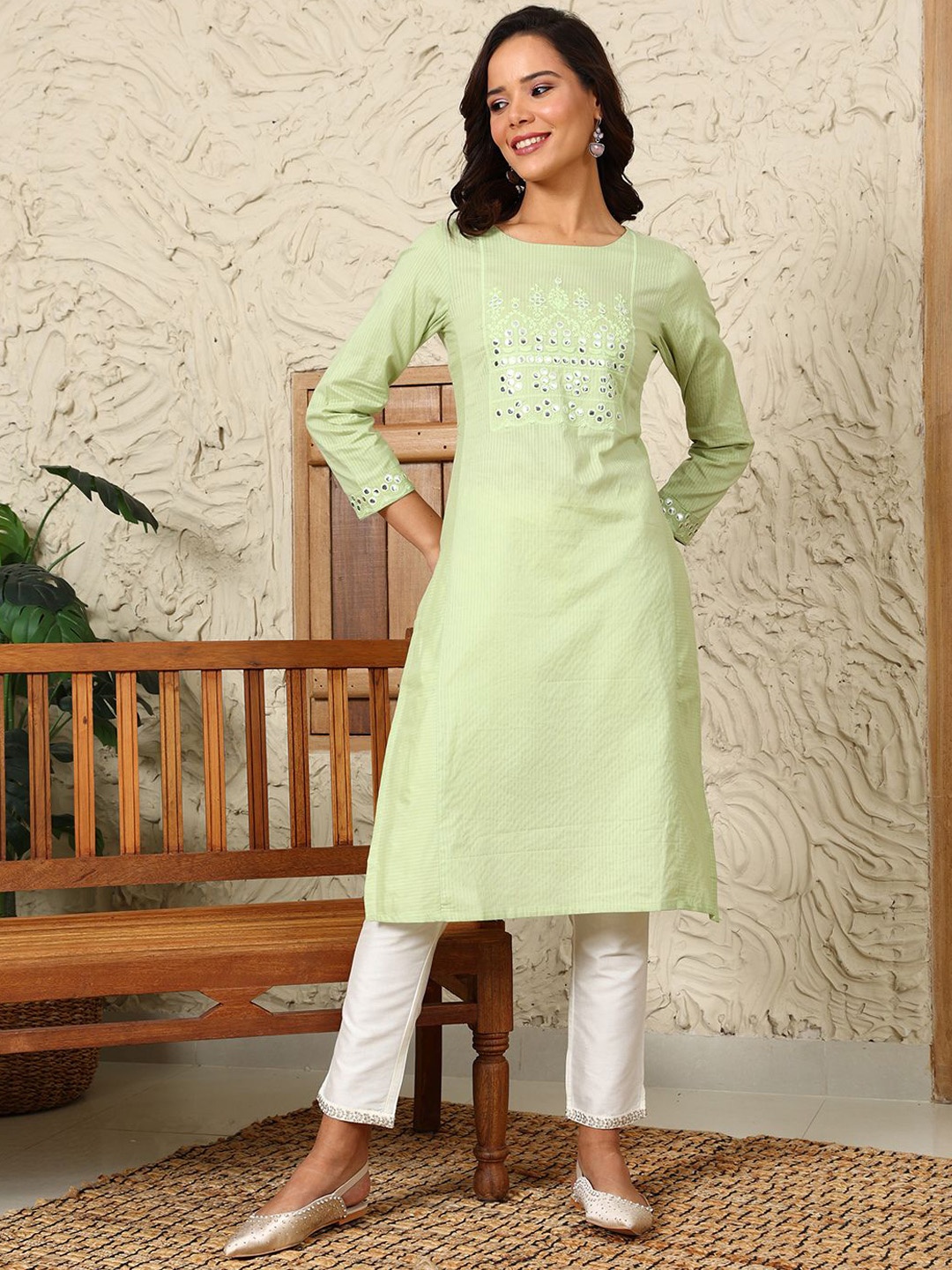 

W Women Thread Work Kurta, Green