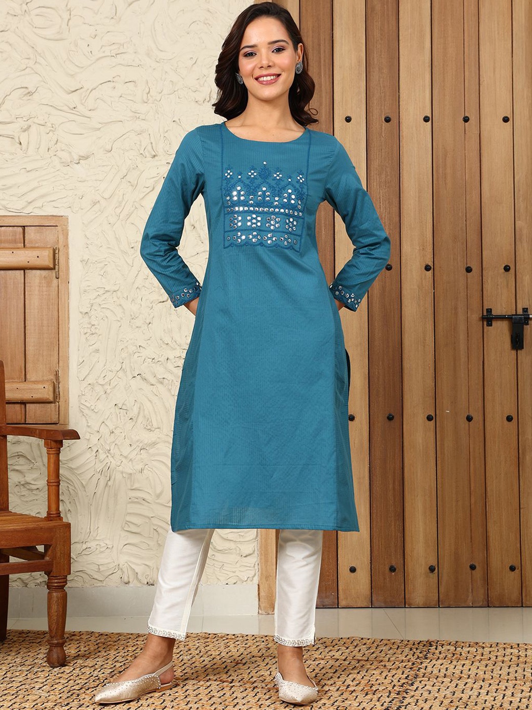 

W Women Flared Sleeves Thread Work Kurta, Blue