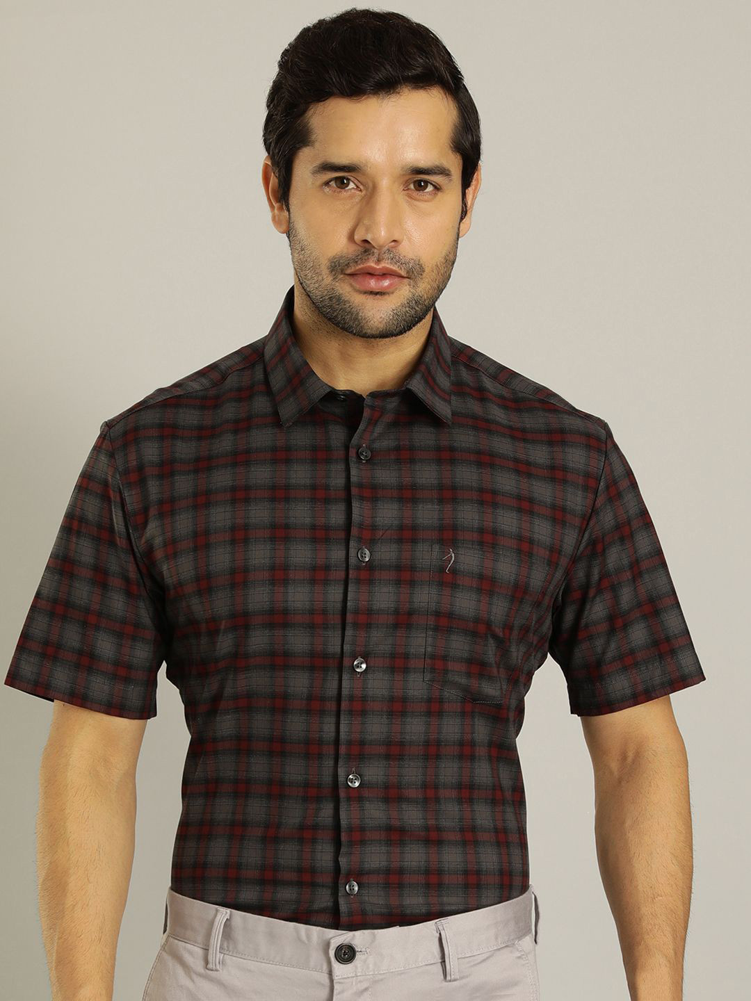 

Indian Terrain Men India Slim Spread Collar Tartan Checked Cotton Slim Fit Casual Shirt, Maroon