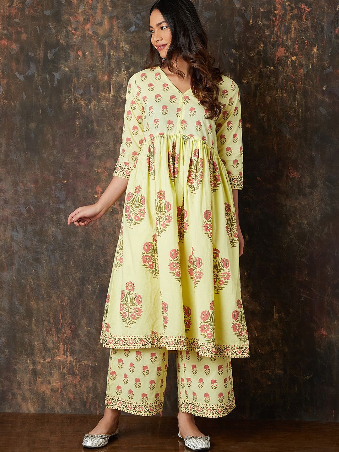 

Melange by Lifestyle Women Floral Printed Regular Pure Cotton Kurta with Pyjamas, Yellow