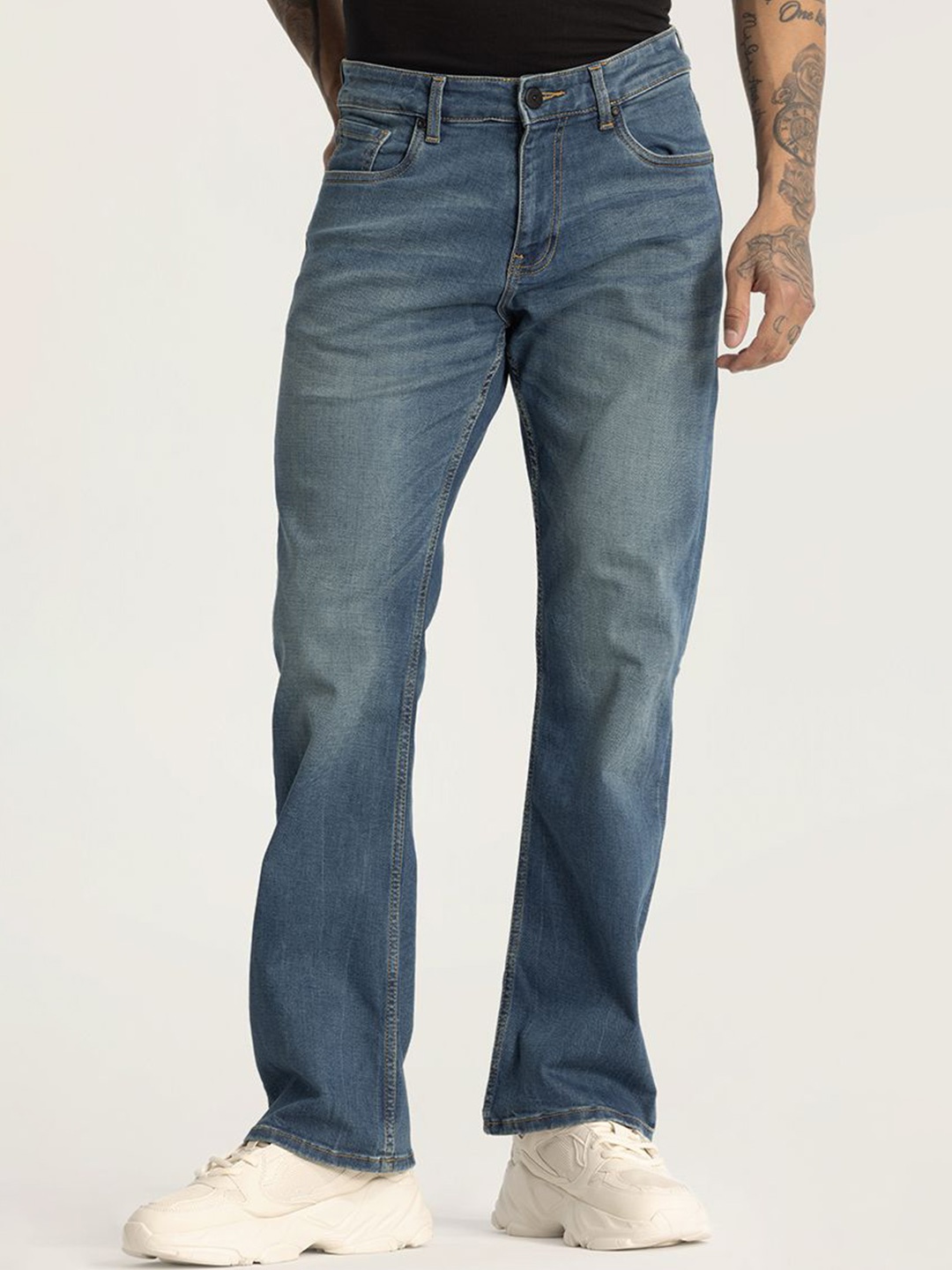 

Snitch Men Classic Bootcut Mid-Rise Light Fade Stretchable Jeans, Blue