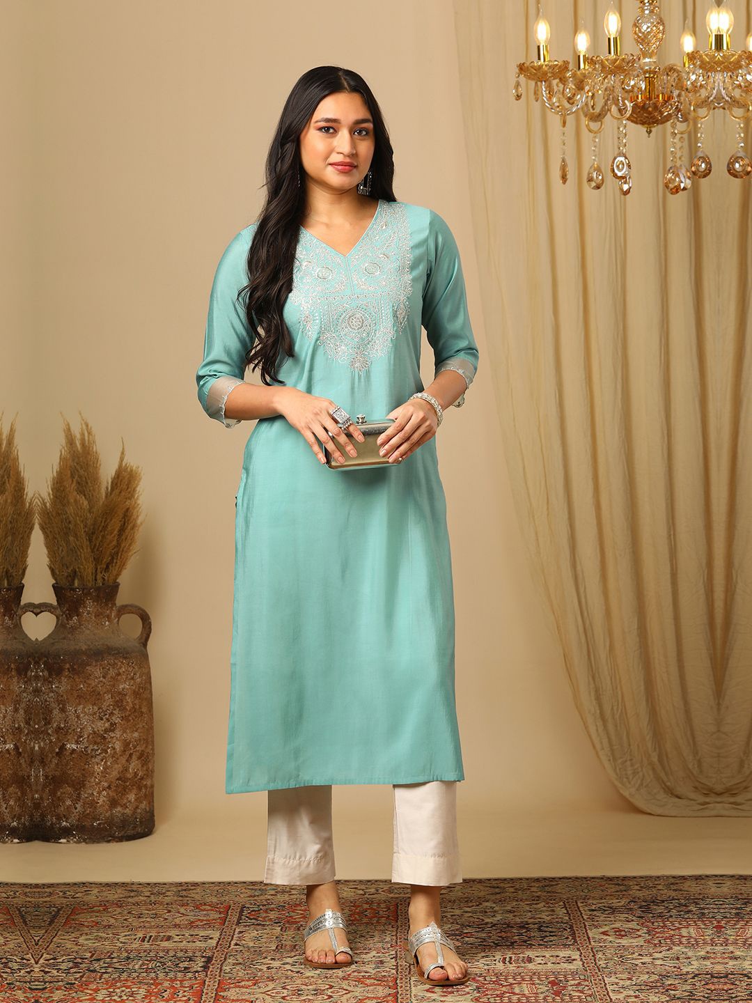 

Globus Women Ethnic Motifs Yoke Design Thread Work Kurta, Green