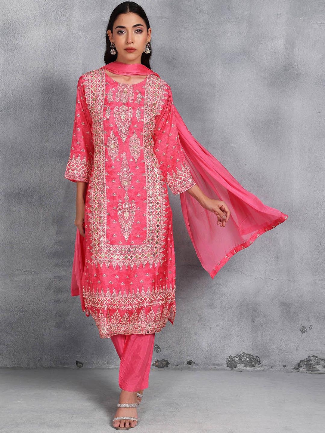 

Rang by Indya Women Floral Printed Regular Thread Work Kurta with Trousers & With Dupatta, Pink