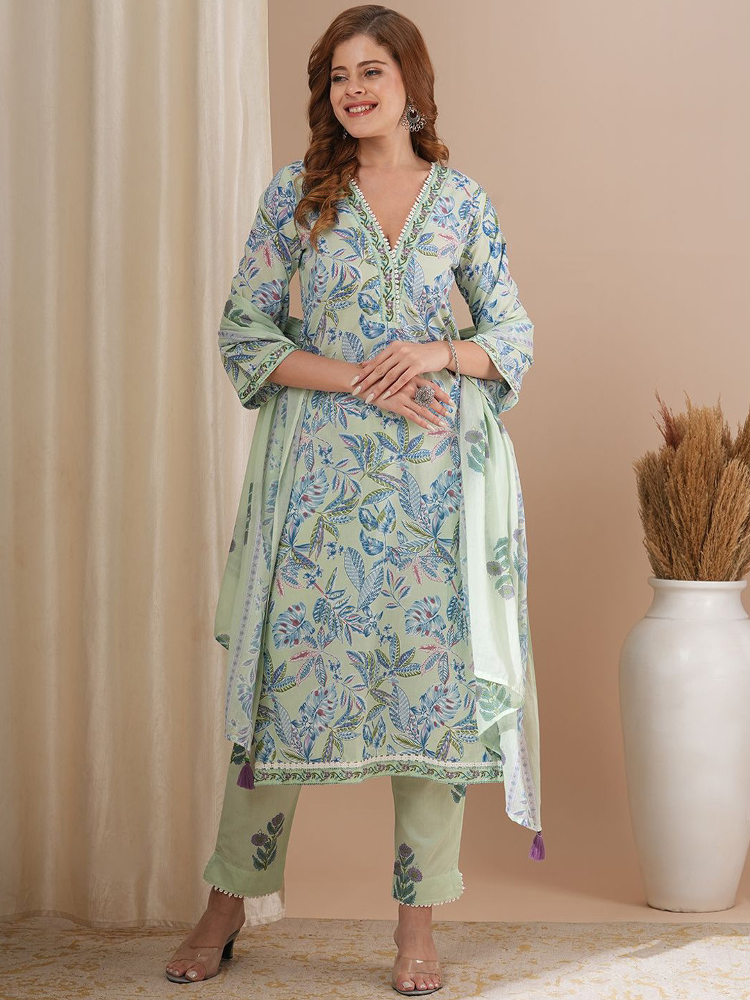 

FASHOR Women Floral Printed Regular Pure Cotton Kurta with Trousers & With Dupatta, Green