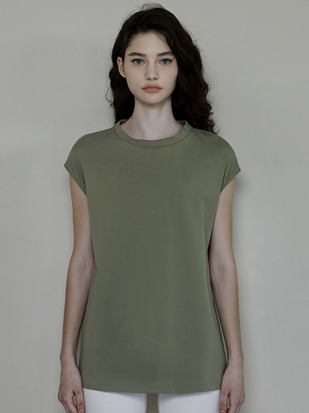 

LULU & SKY Extended Sleeves Top, Green