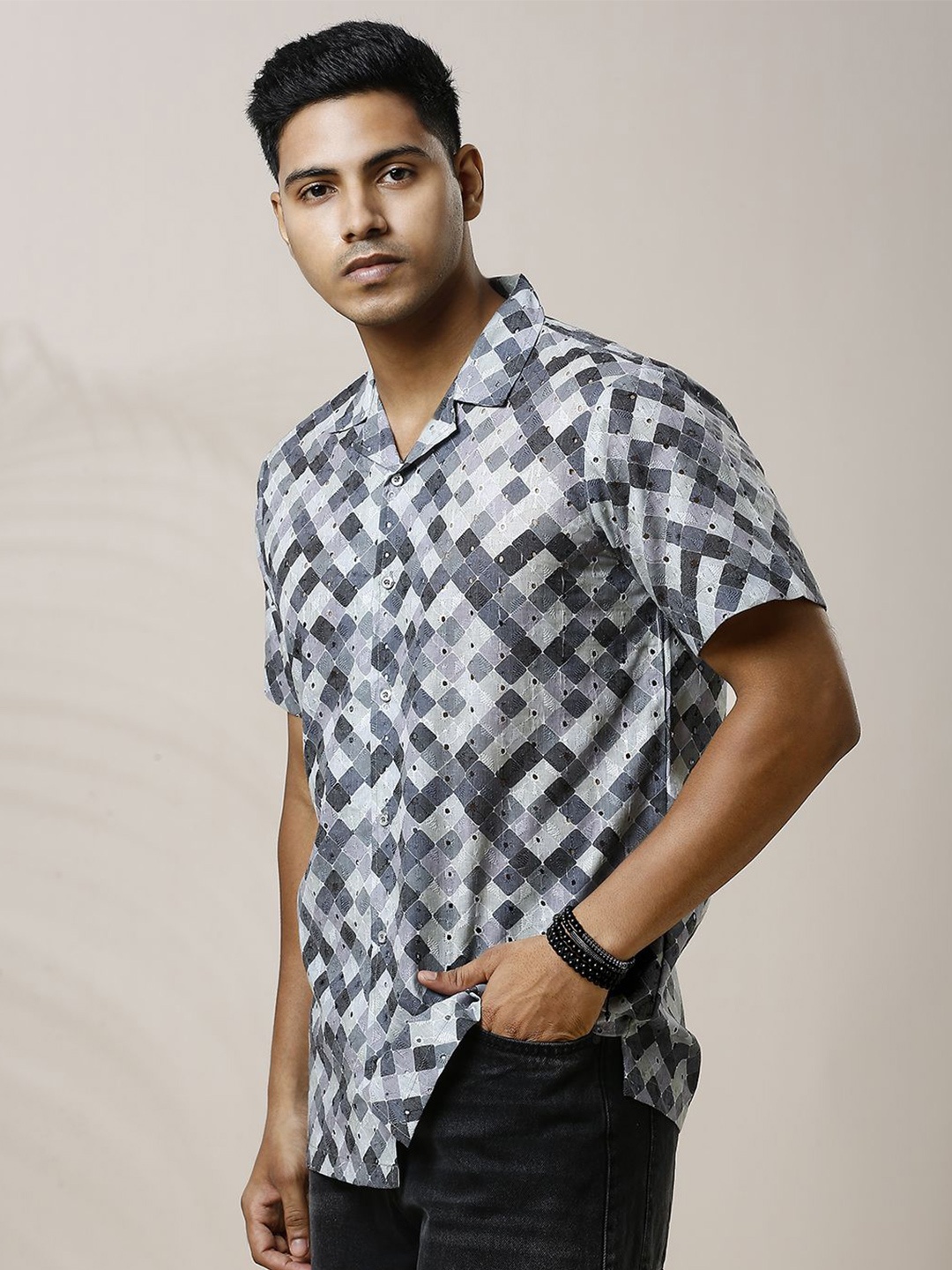 

Be Desi Men Relaxed Opaque Printed Casual Shirt, Grey