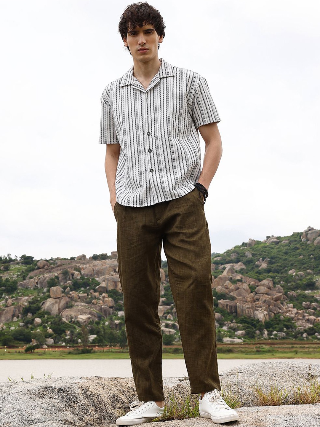 

Campus Sutra Men Comfort Multi Stripes Opaque Striped Casual Shirt