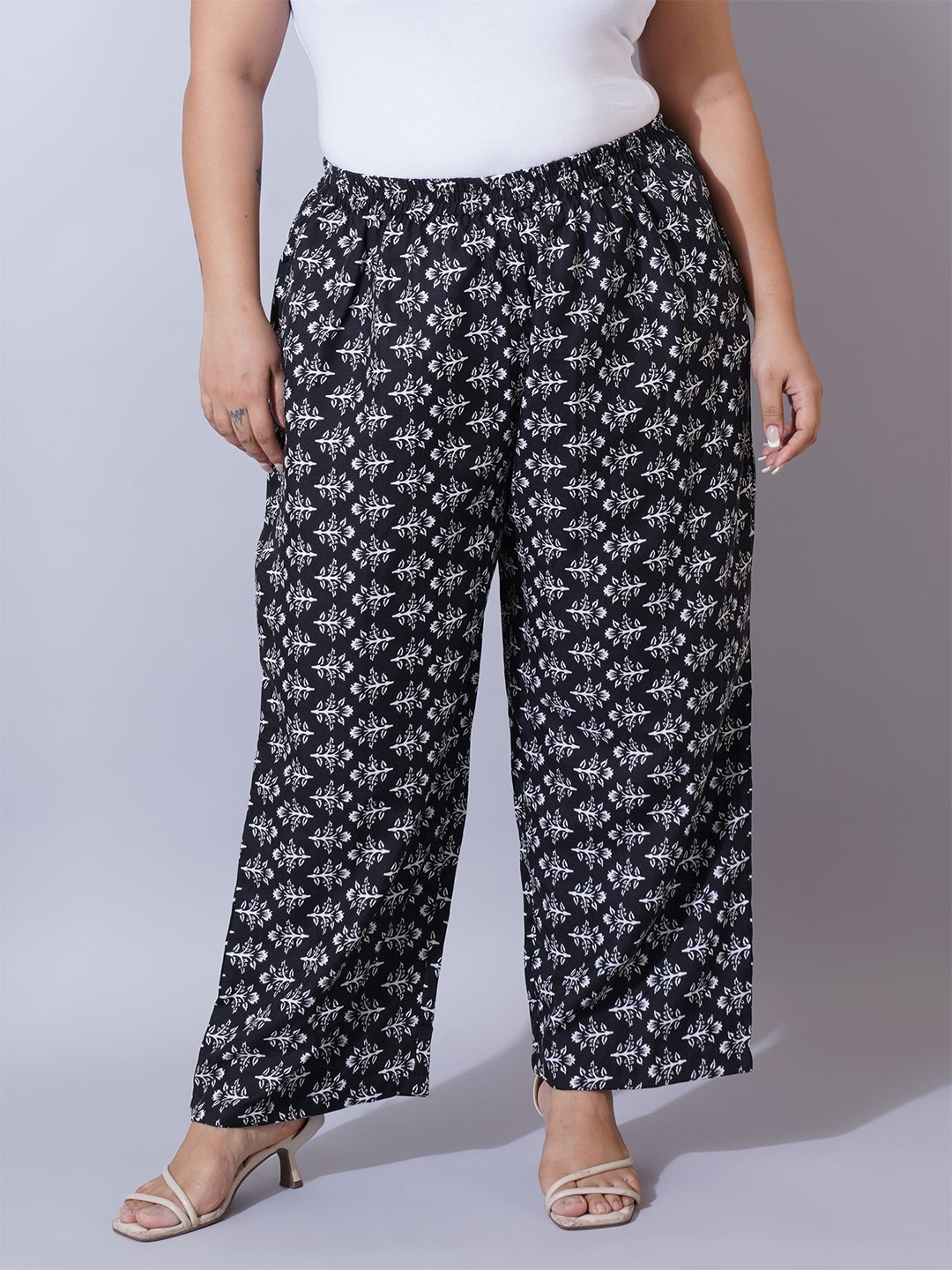 

U&F Beyond Women Floral Printed Palazzos, Black