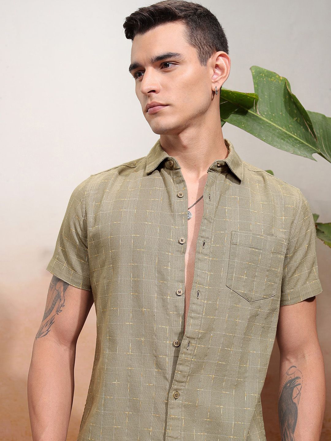 

HIGHLANDER Men Olive Special Yarn Dobby Textured Checked Regular Fit Shirt