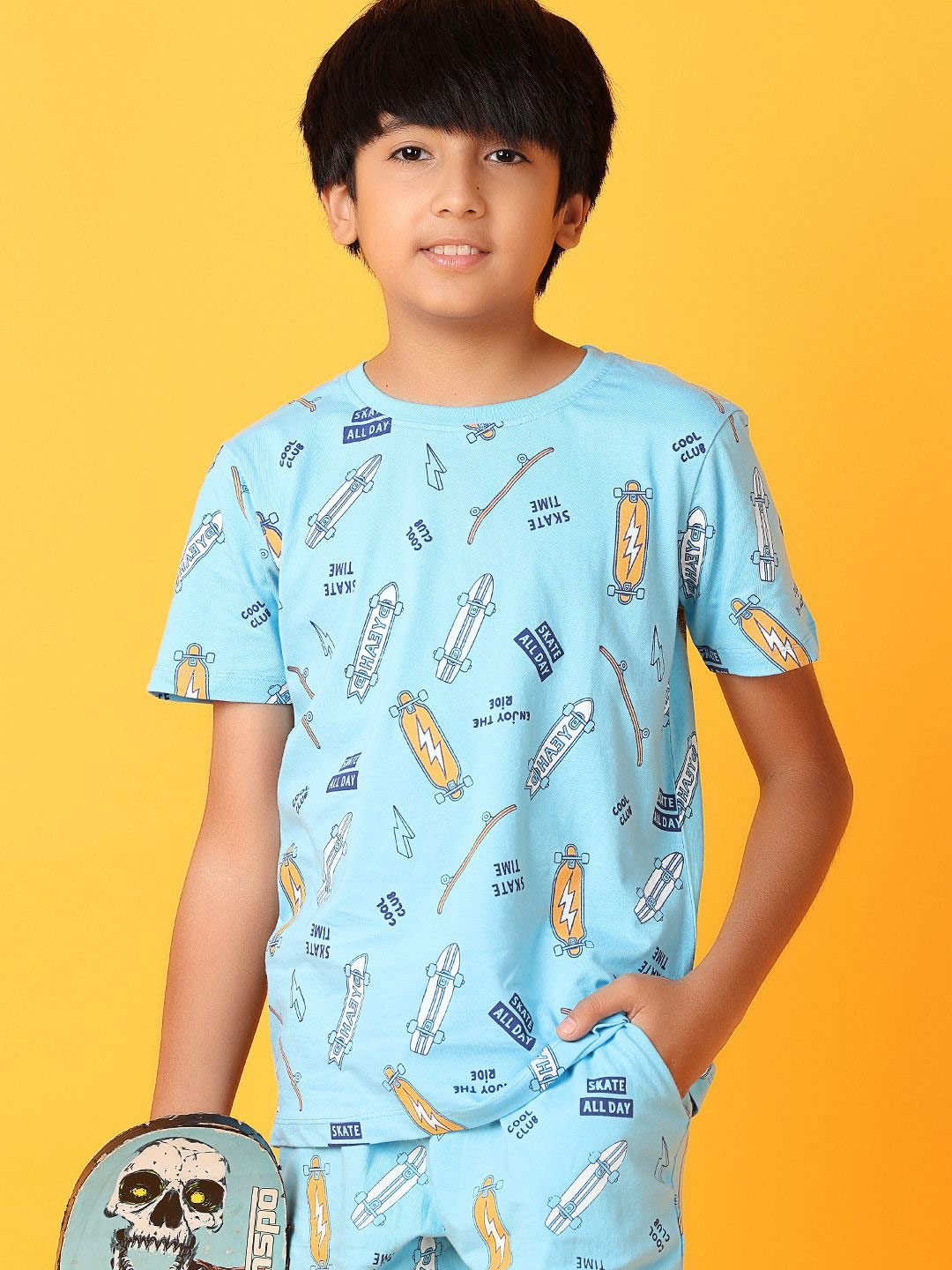 

V-Mart Boys Printed T-shirt with Shorts, Blue